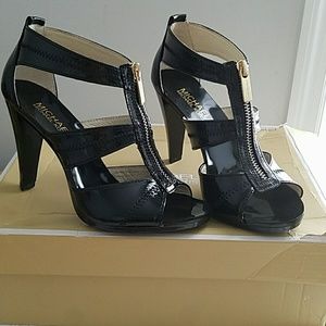 Micheal Kors Berkely T Strap